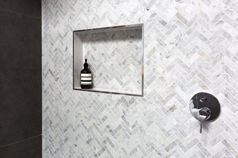 Tile Patterns in Walk-in Shower